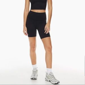 ARITZIA TNA BIKE SHORTS 7”
